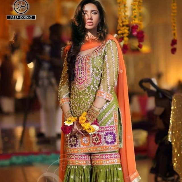 *Dholki Party Wear Collection* Perfect for Mehndi occasions